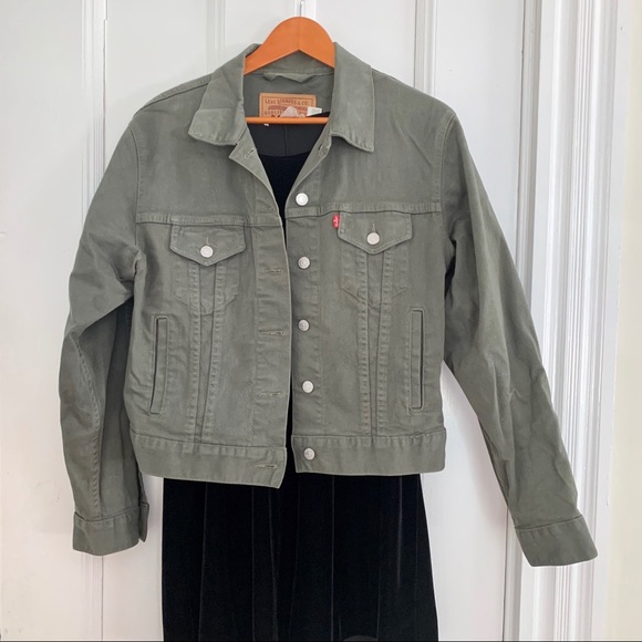Levi's Jackets & Blazers - 🌿 olive green Levi’s Jacket 🌿